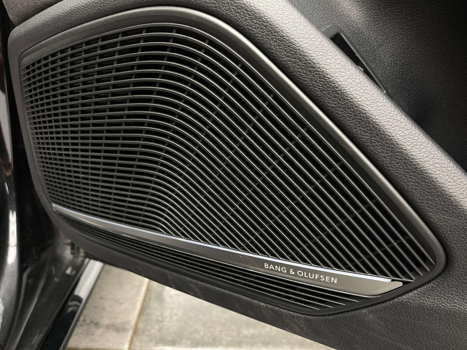 Audi S4 view 18