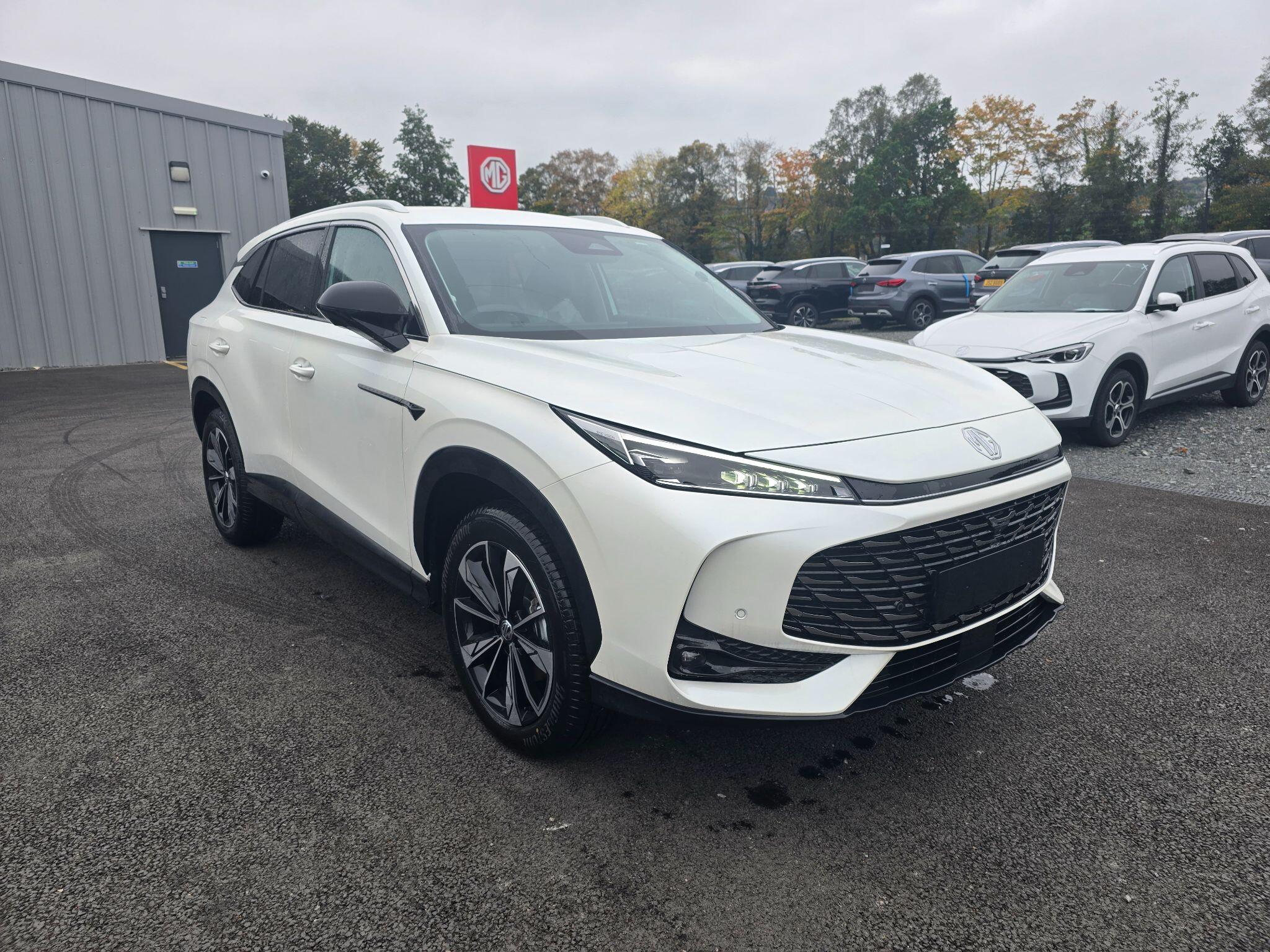 MG HS