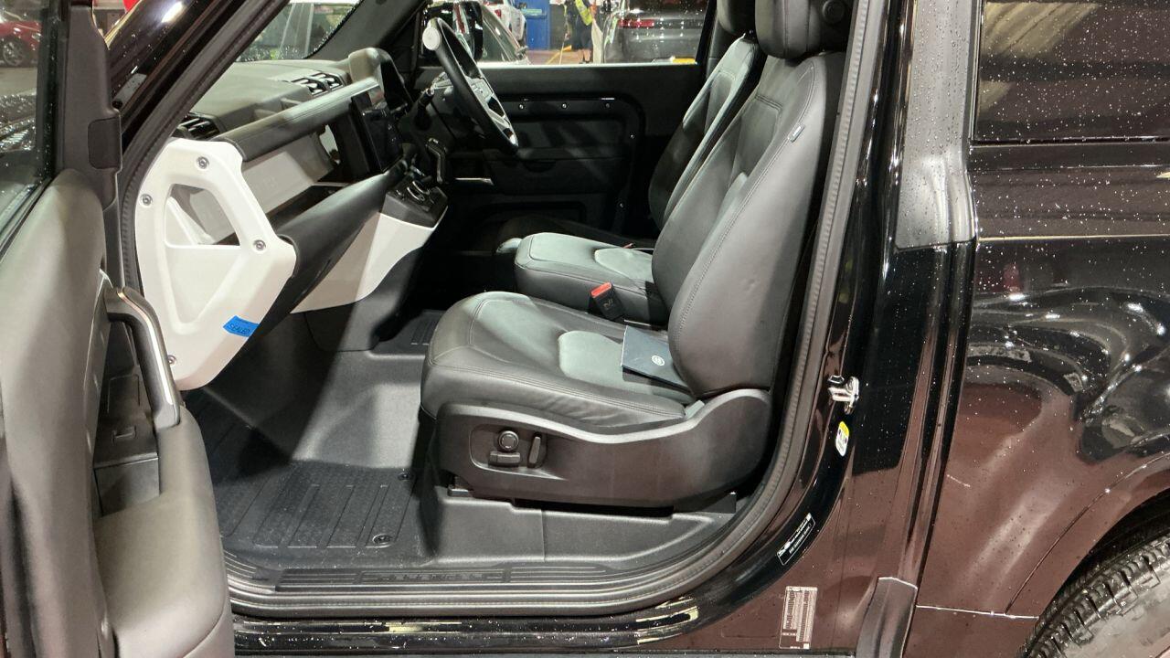 Land Rover Defender view 9