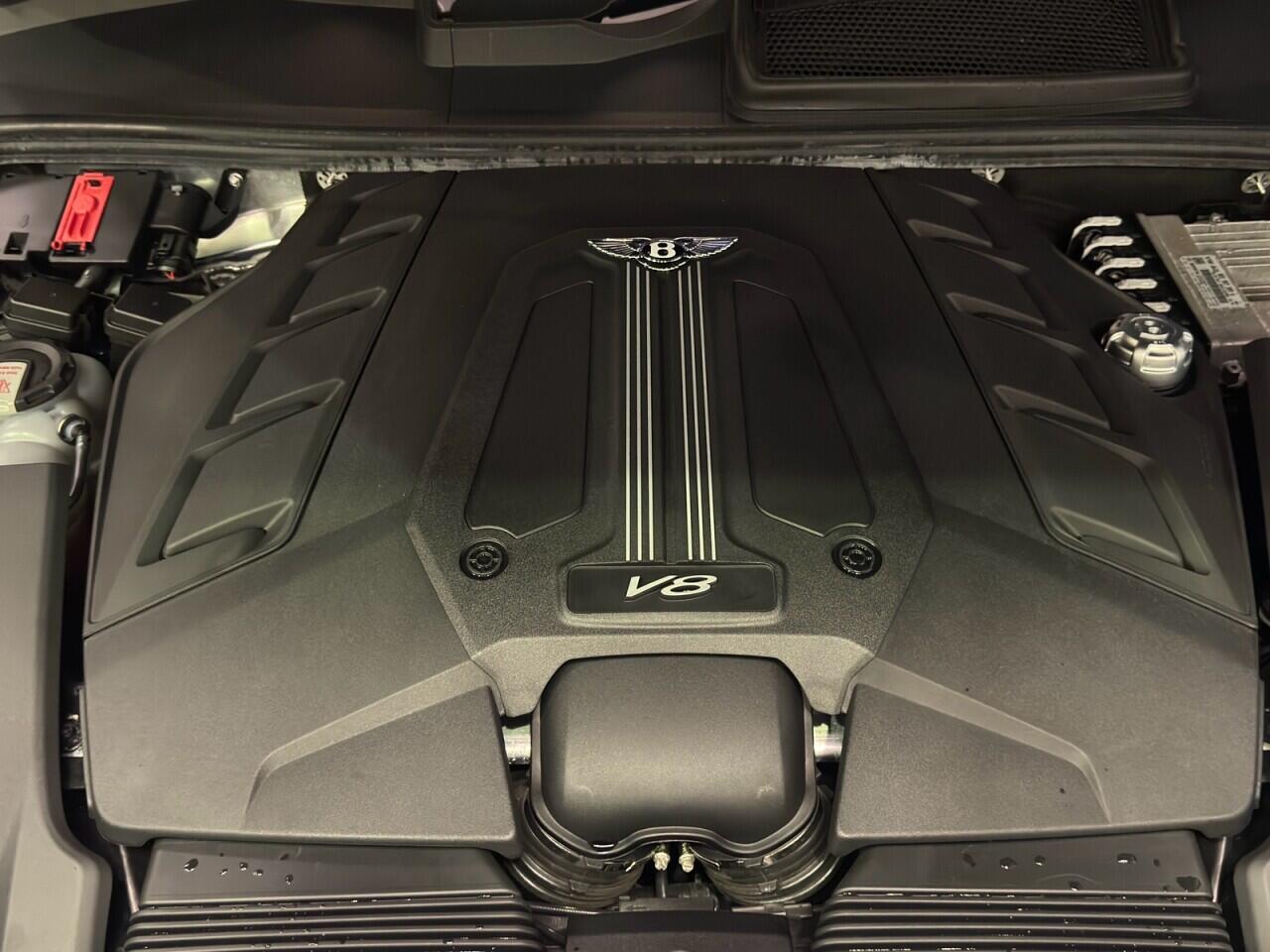 Bentley Bentayga view 36