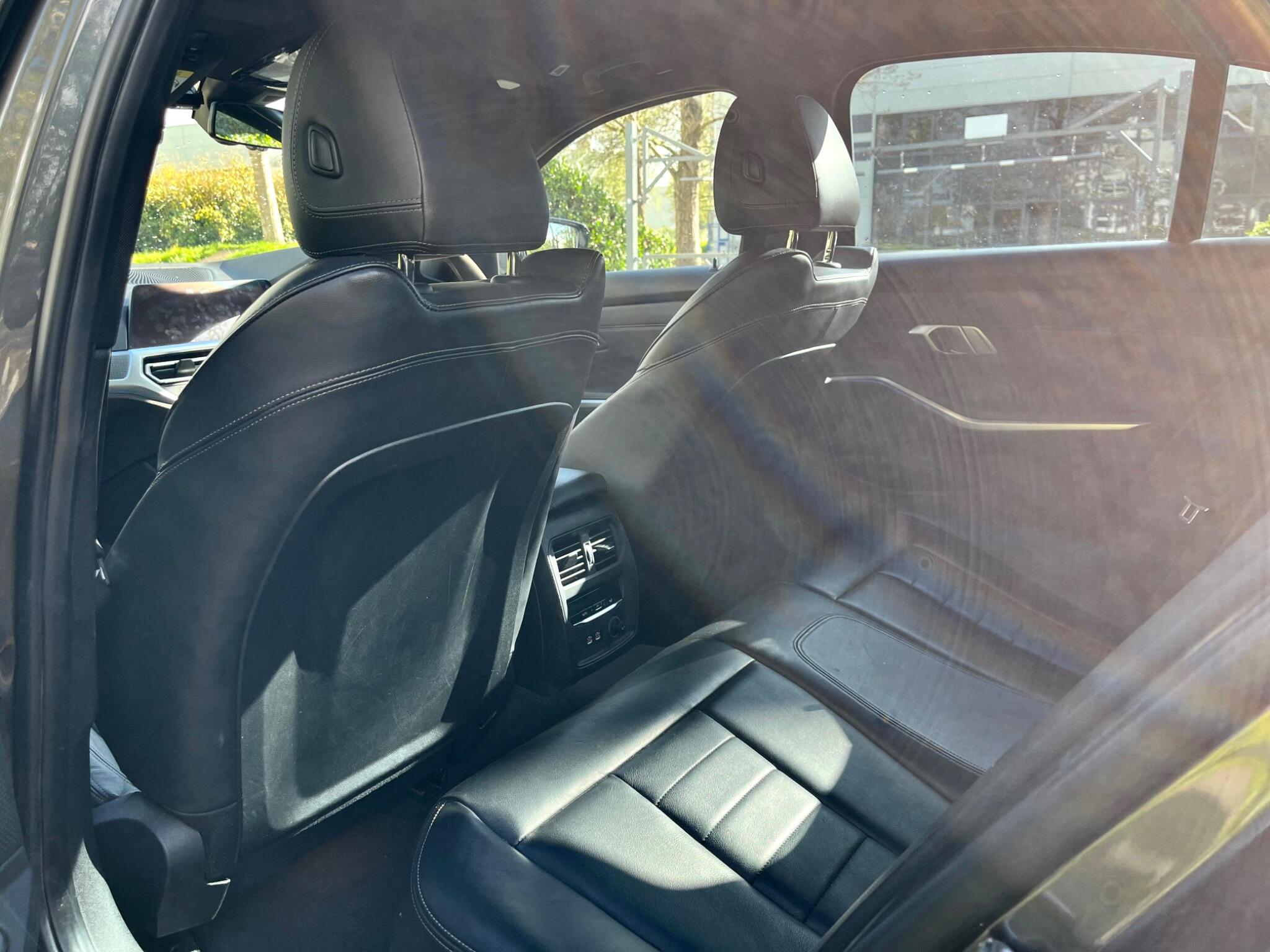 BMW 3 Series view 12