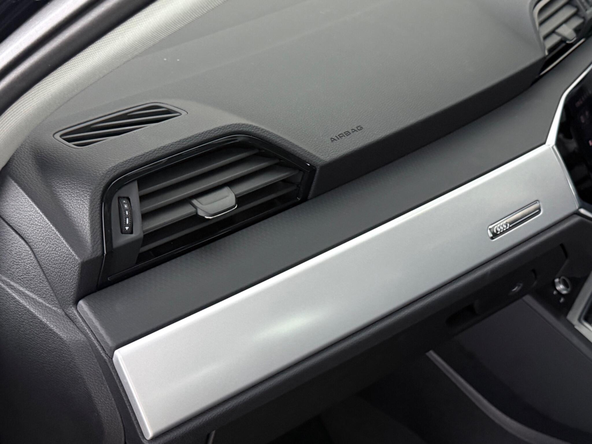 Audi Q3 view 29
