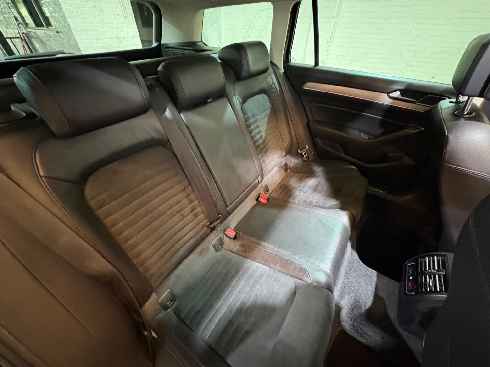 Volkswagen Passat view 8