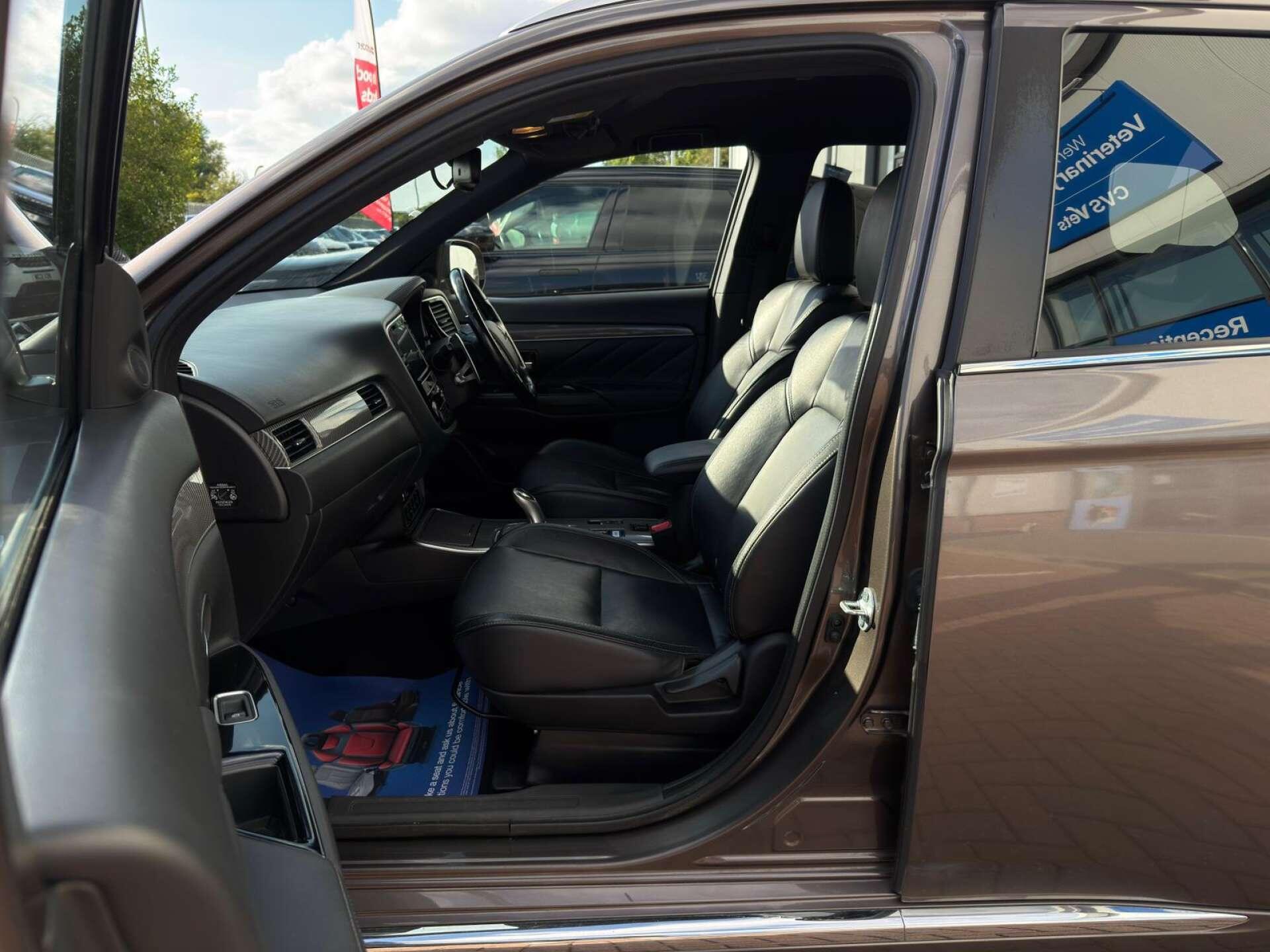 Mitsubishi Outlander view 49