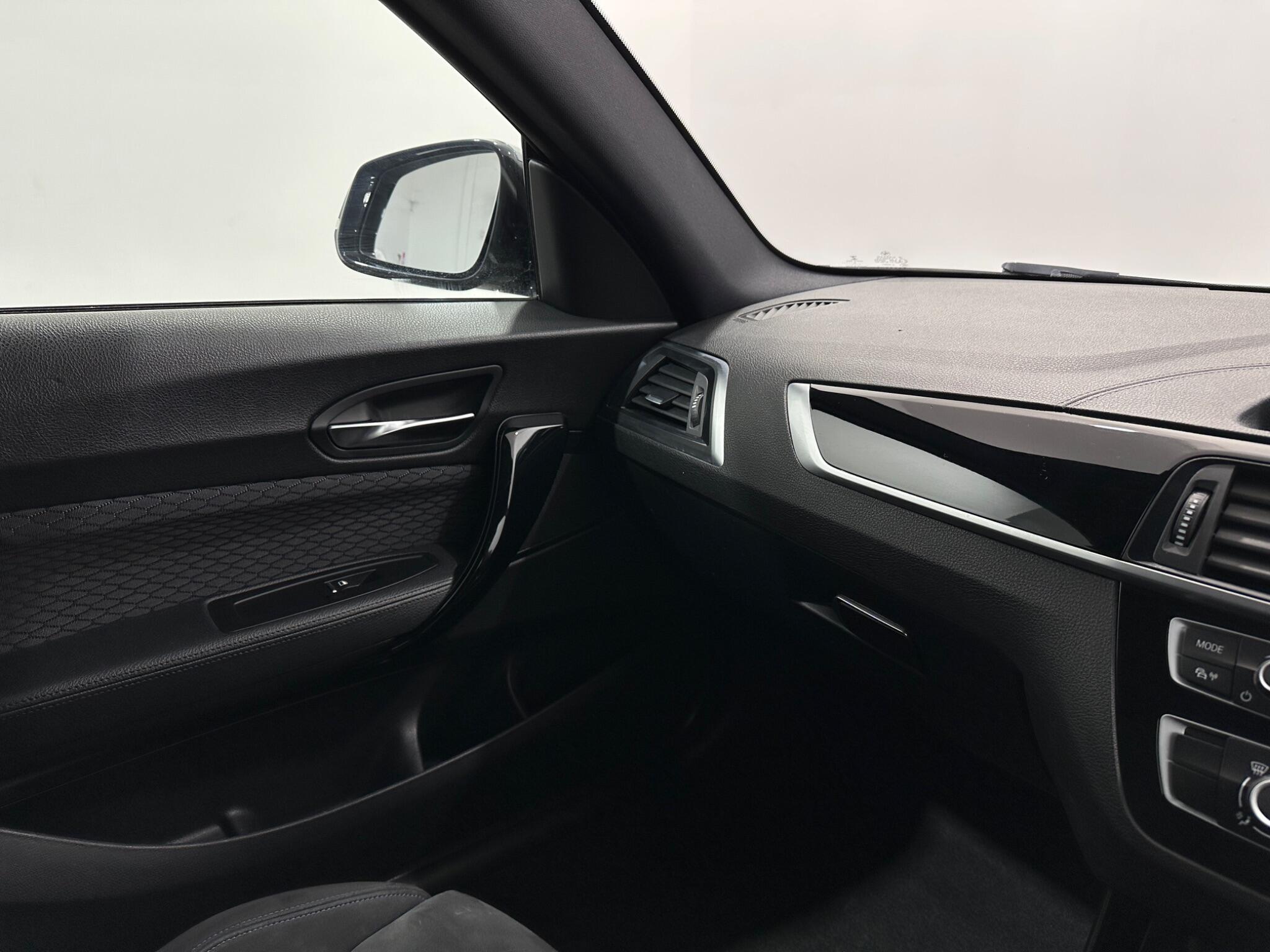 BMW 2 Series view 28
