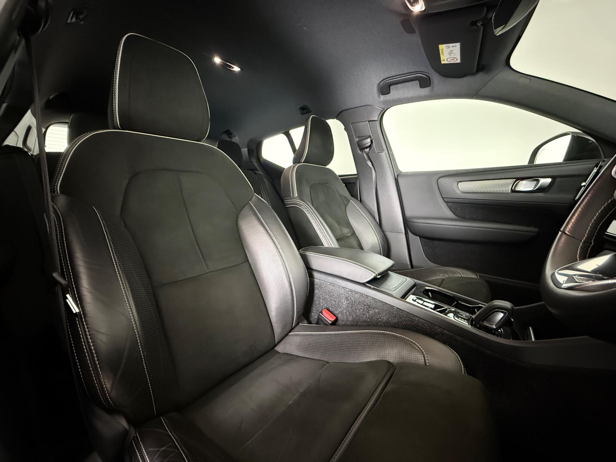 Volvo XC40 view 14