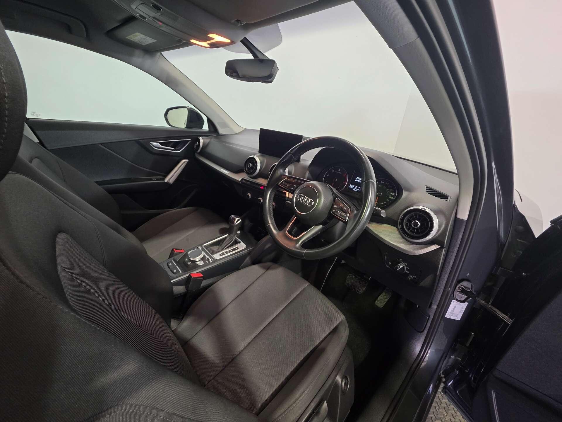 Audi Q2 view 10