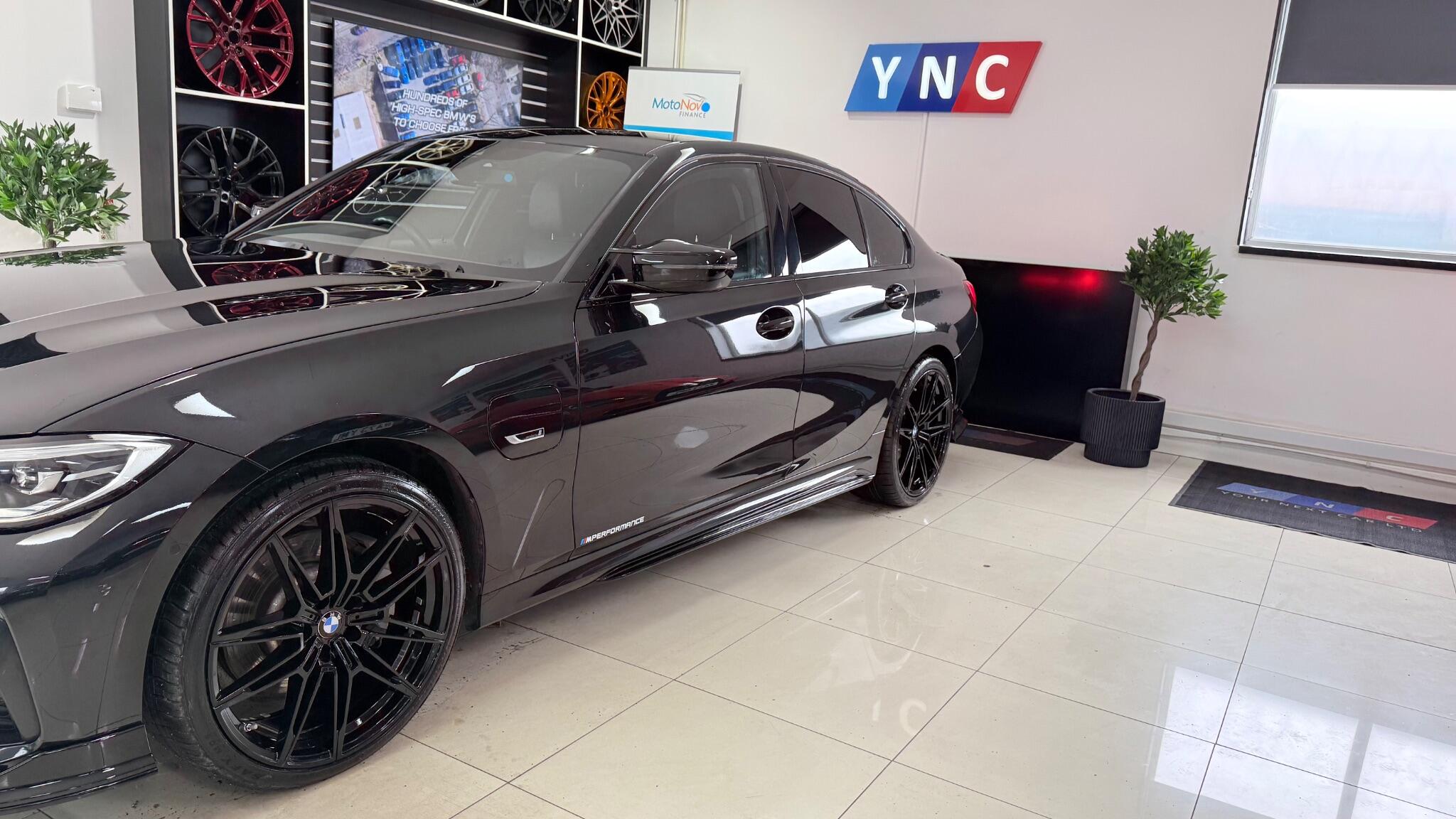 BMW 3 Series view 22