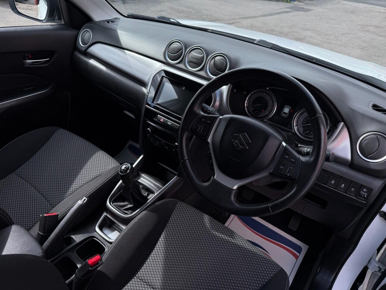 Suzuki Vitara view 3