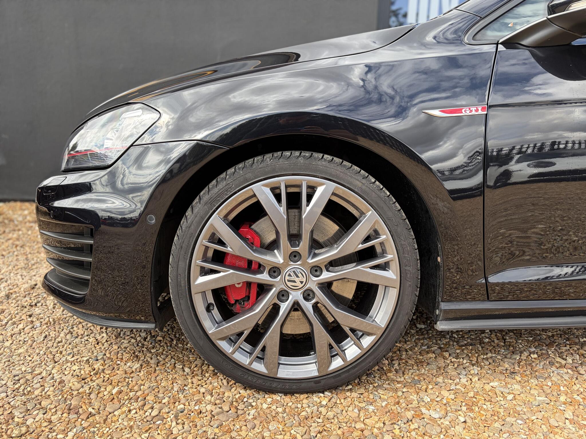 Volkswagen Golf view 5