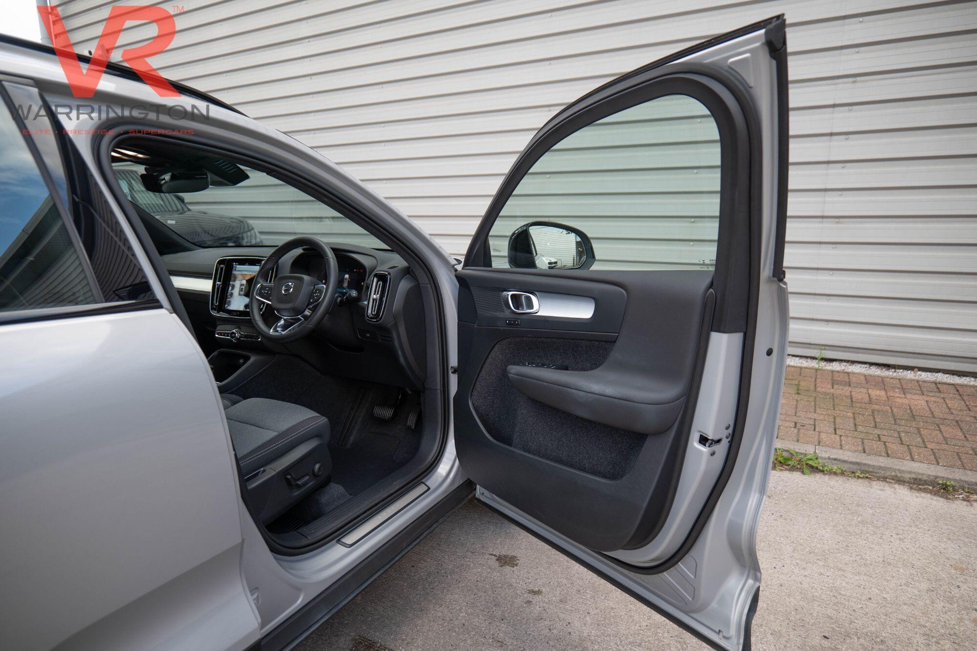 Volvo XC40 view 22