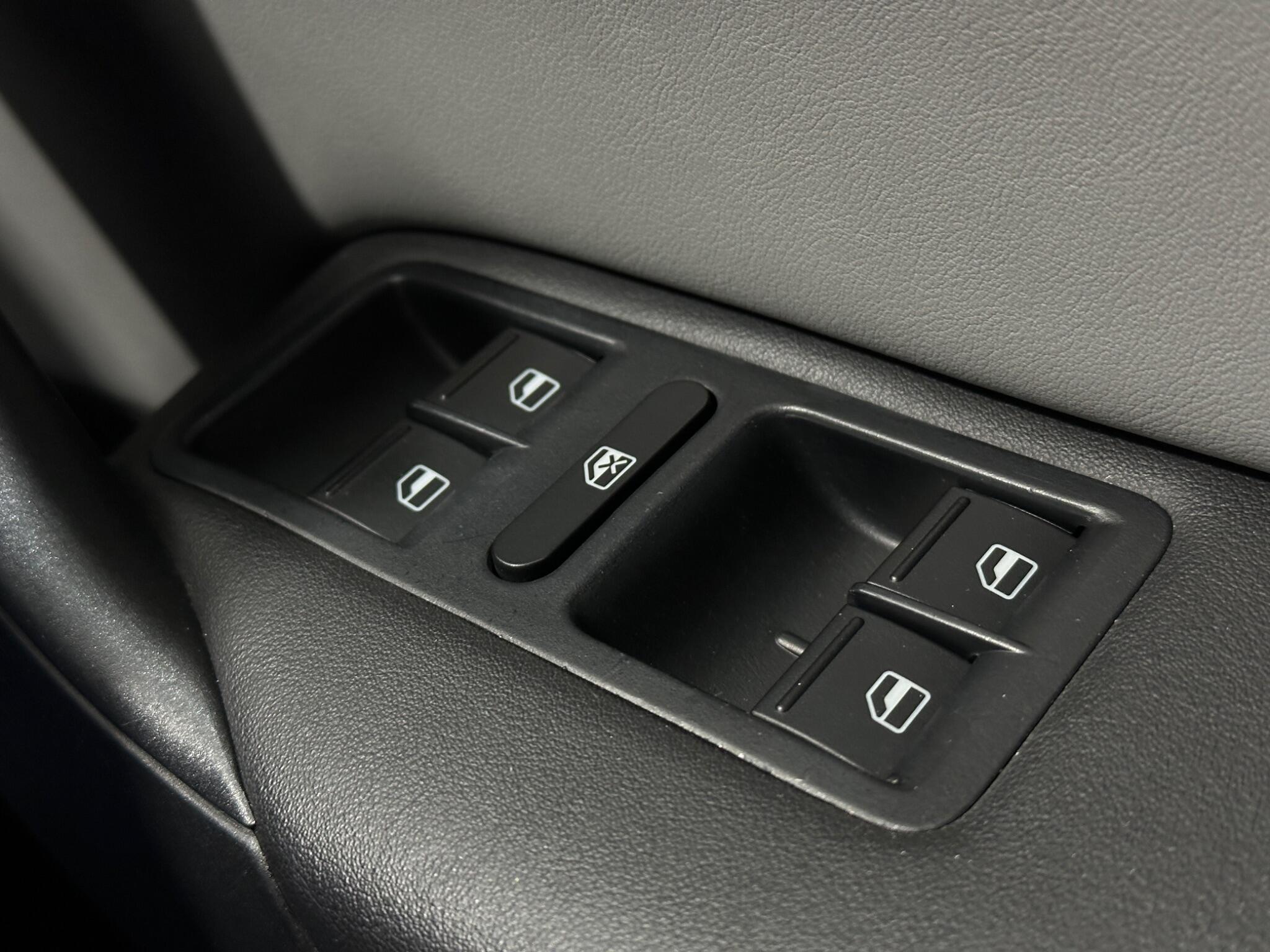 Volkswagen Polo view 19