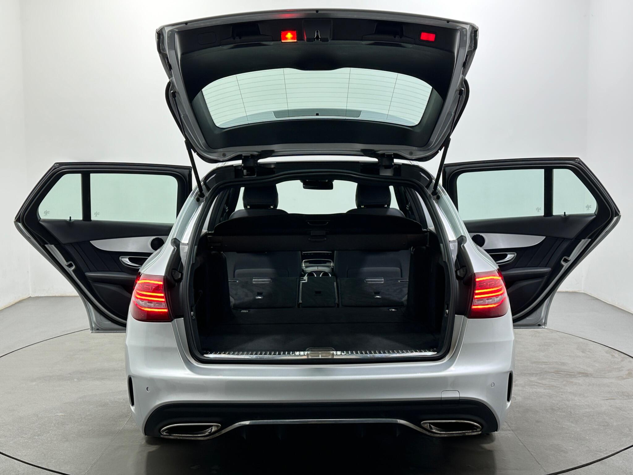 Mercedes-Benz C-Class view 45