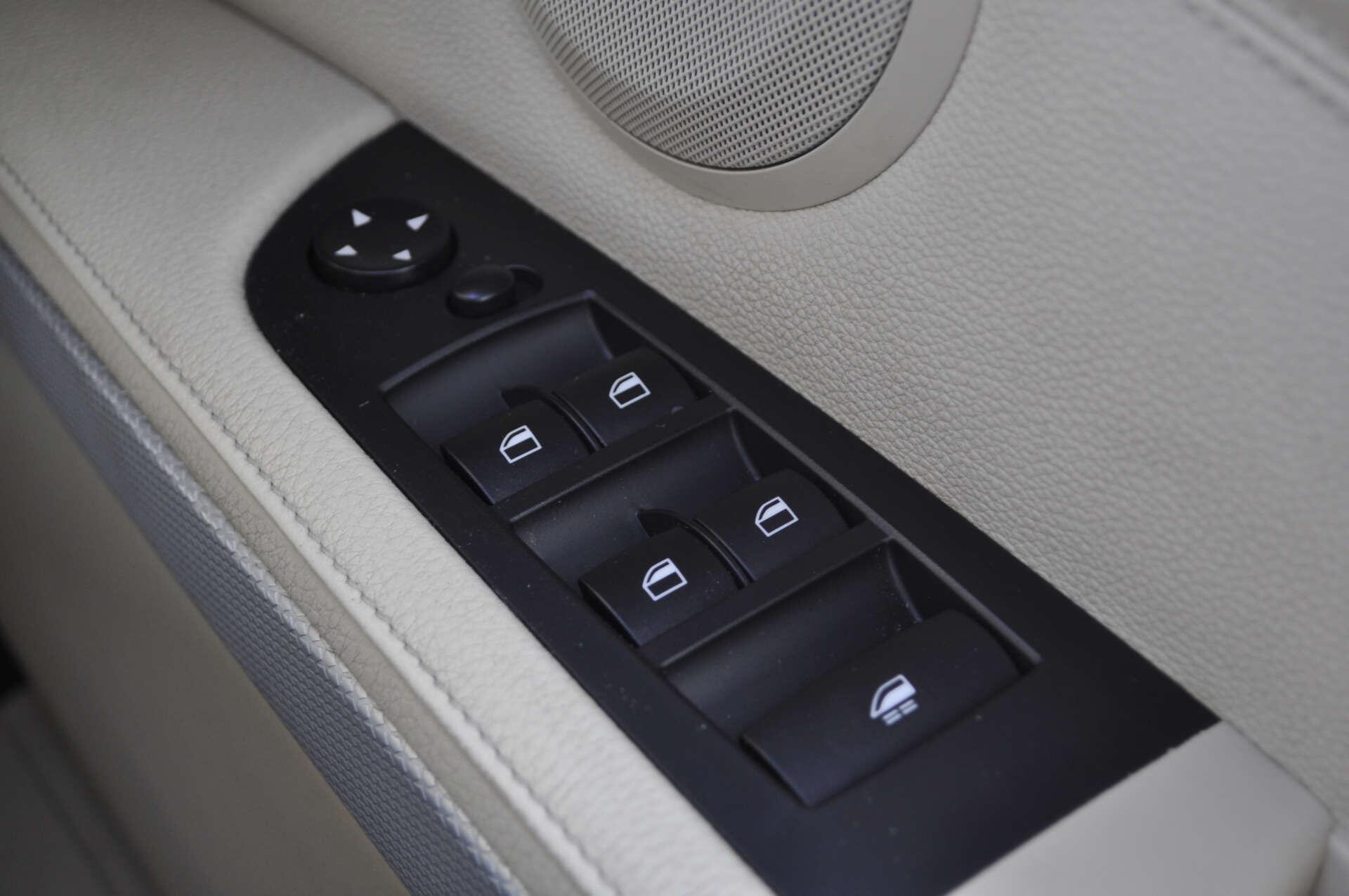BMW 3 Series view 20