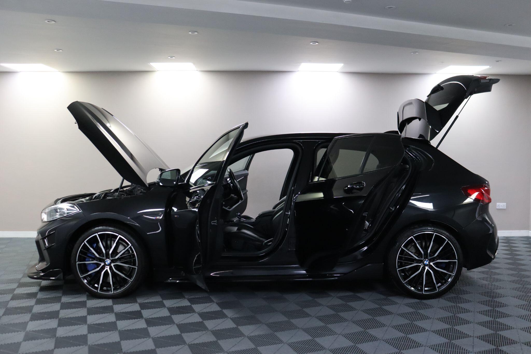 BMW 1 Series view 6