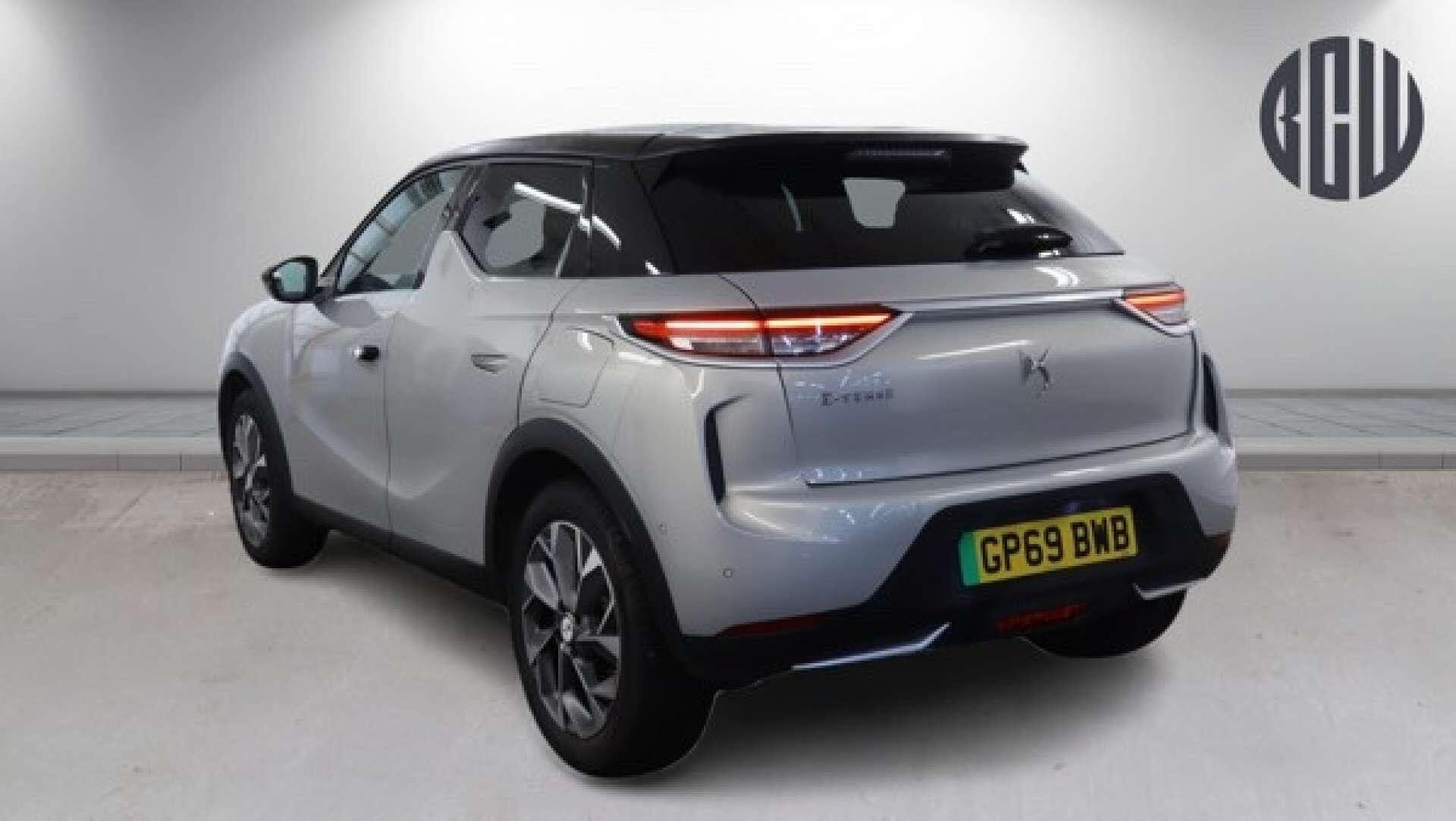 DS Automobiles DS 3 Crossback view 3