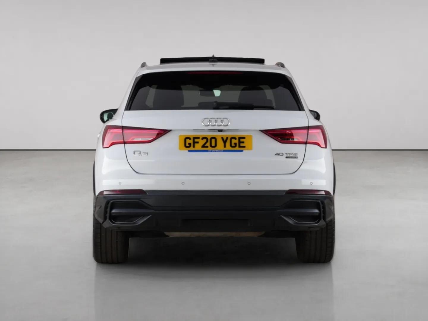 Audi Q3 view 7
