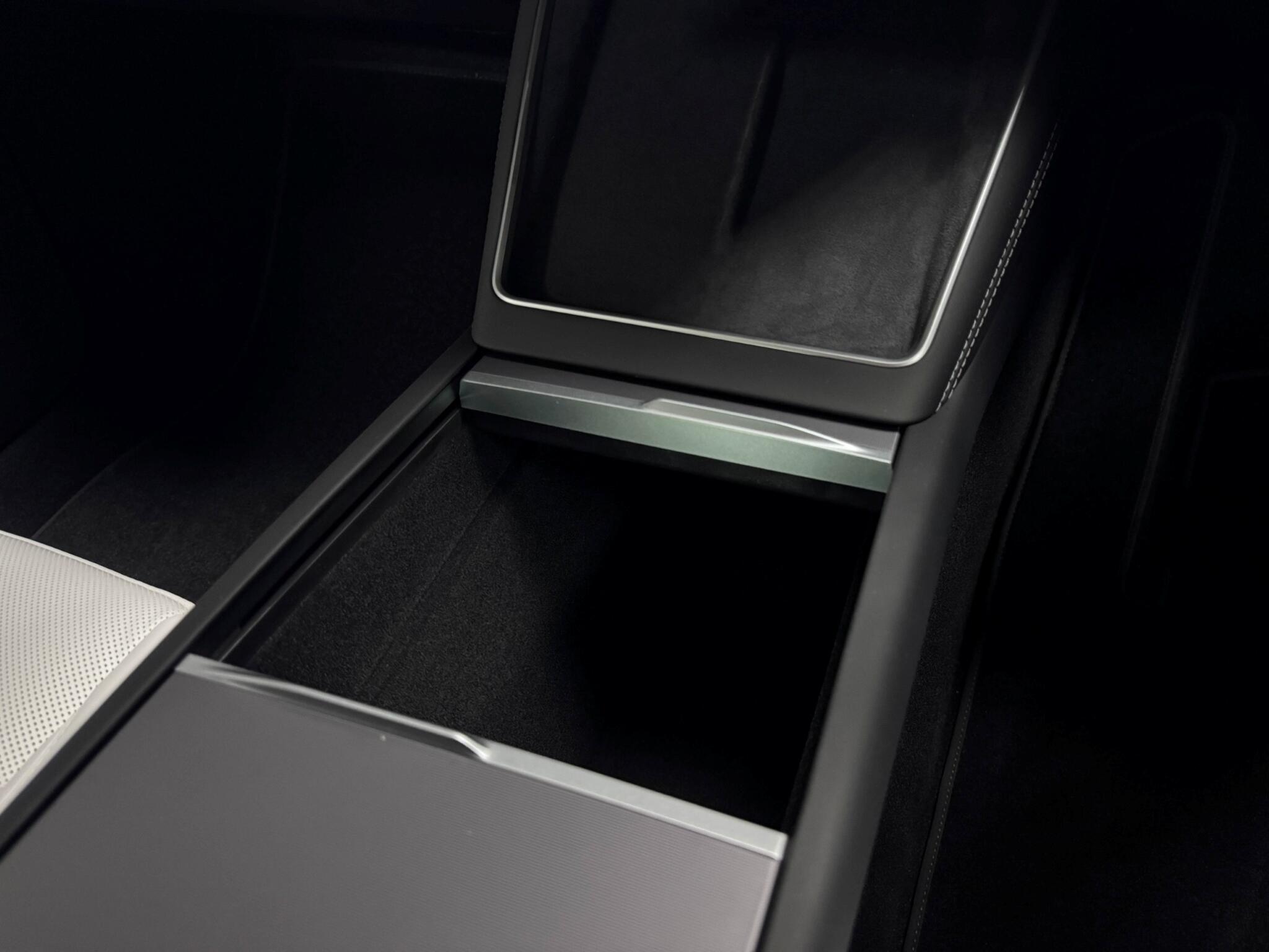 Tesla Model Y view 41