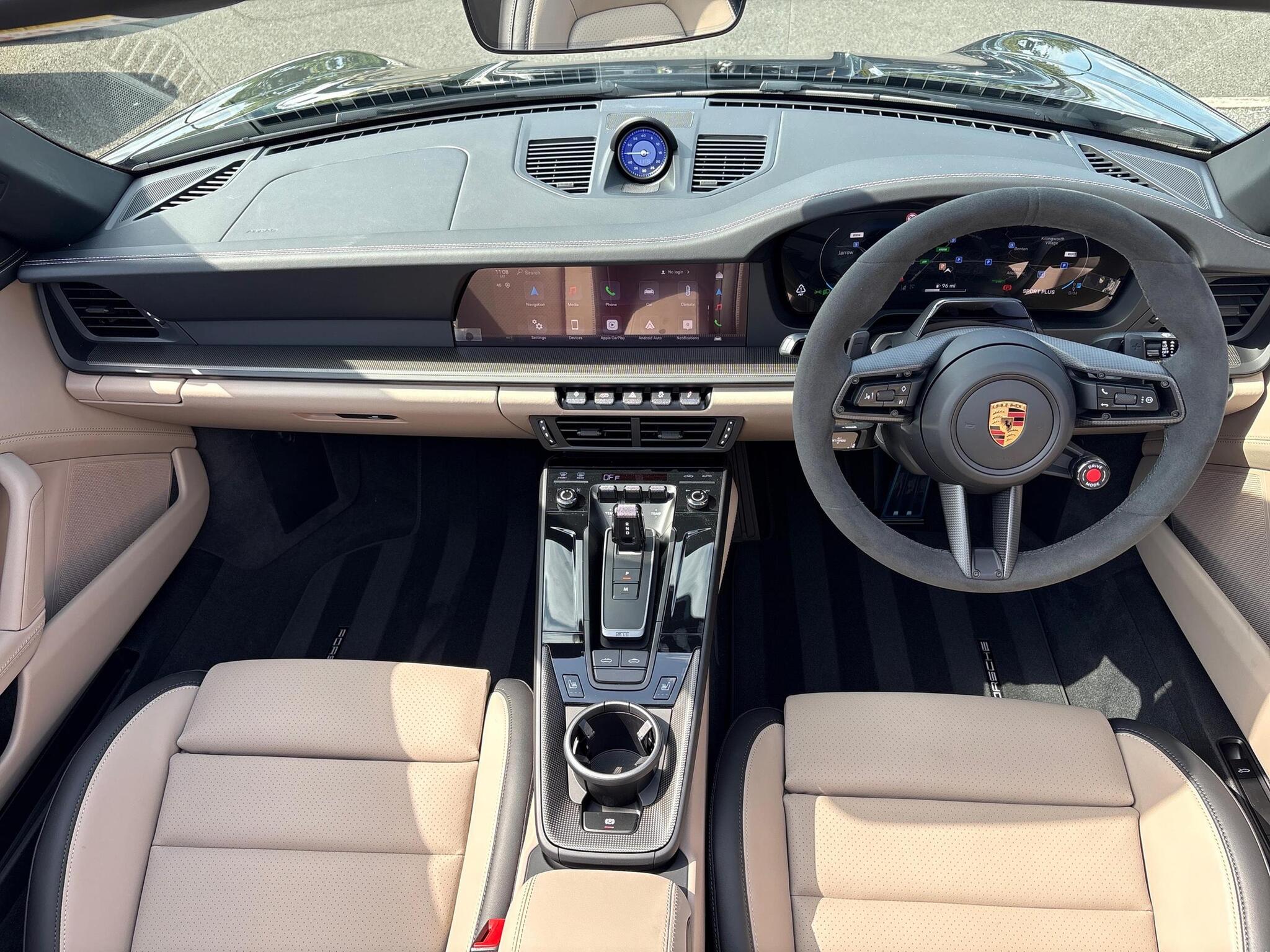 Porsche 911 view 35