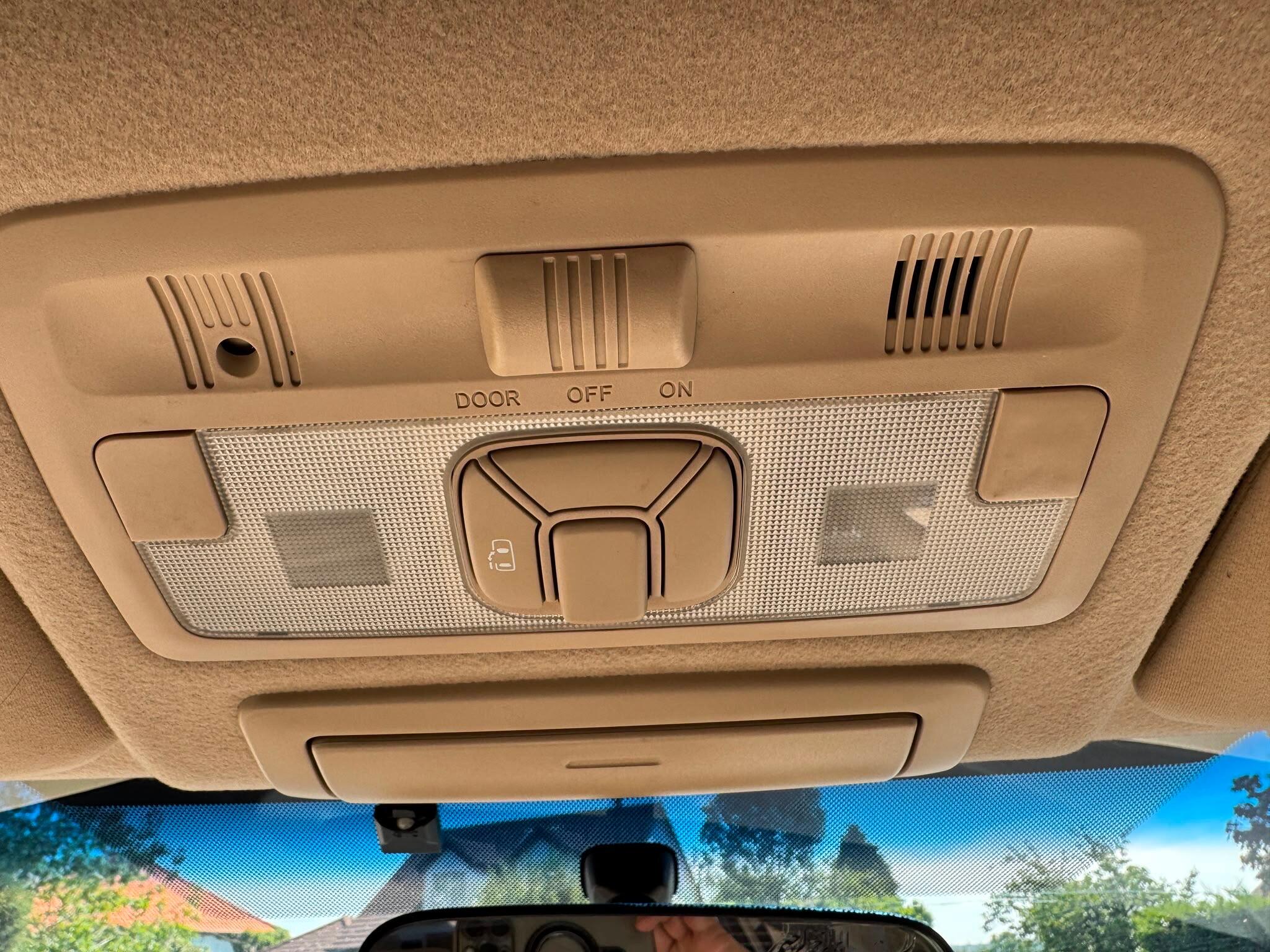 Toyota Estima view 21