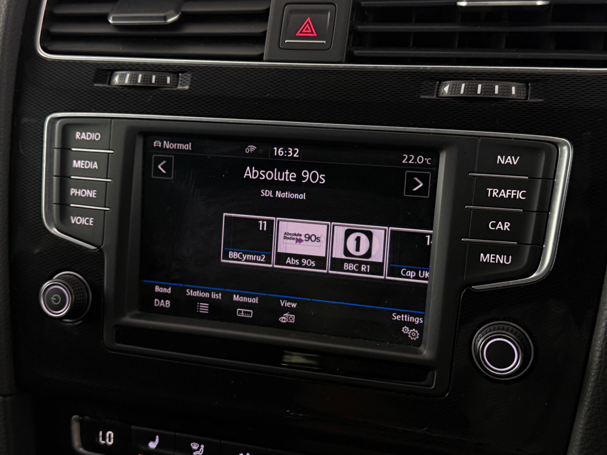 Volkswagen Golf view 22