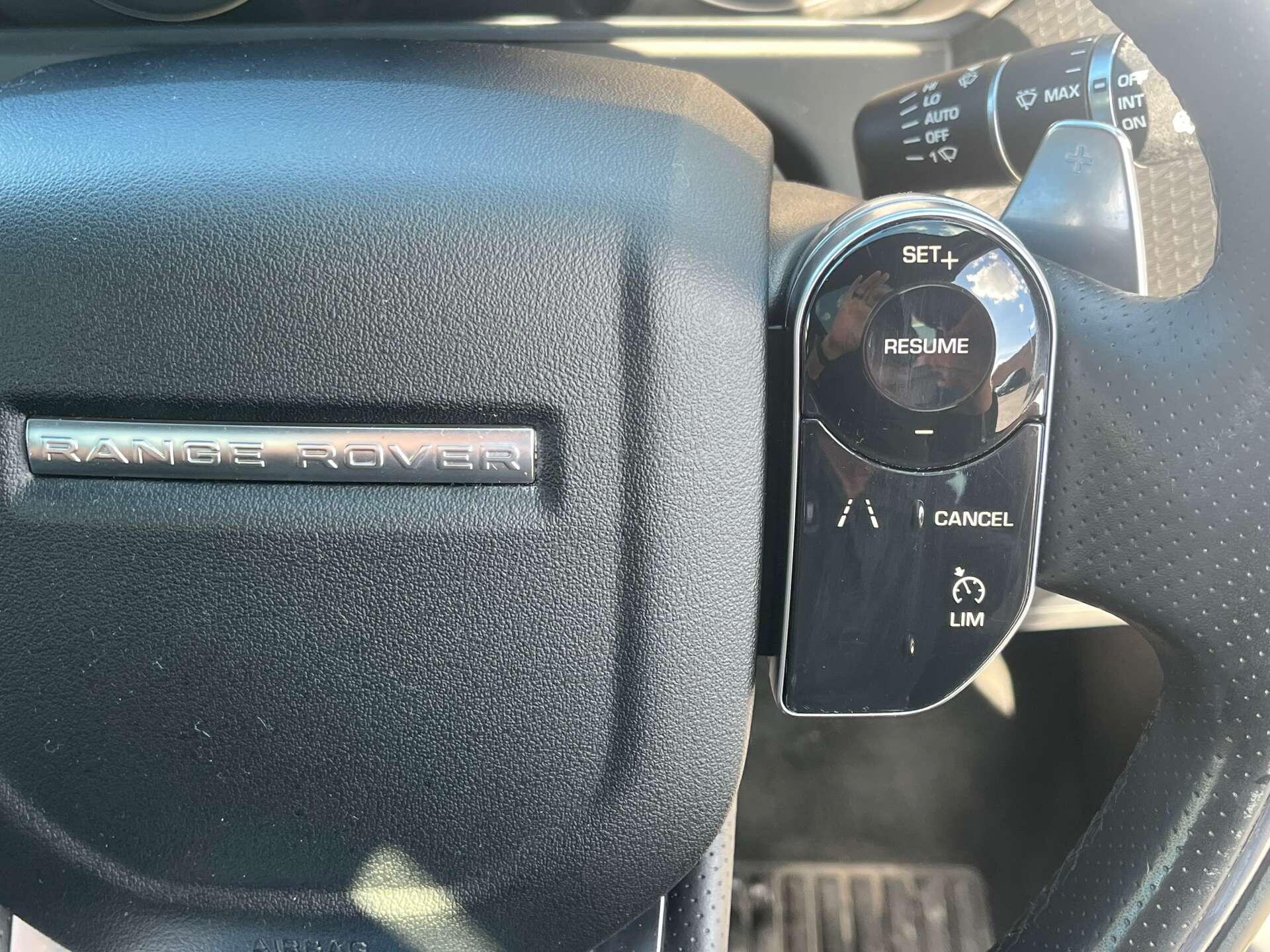 Land Rover Range Rover Velar view 43