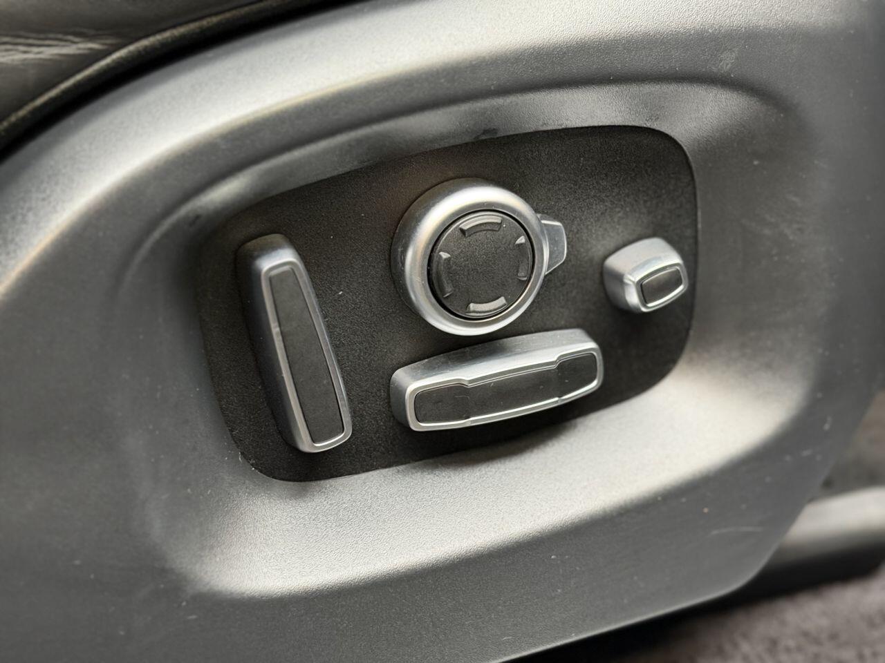 Land Rover Range Rover Sport view 32