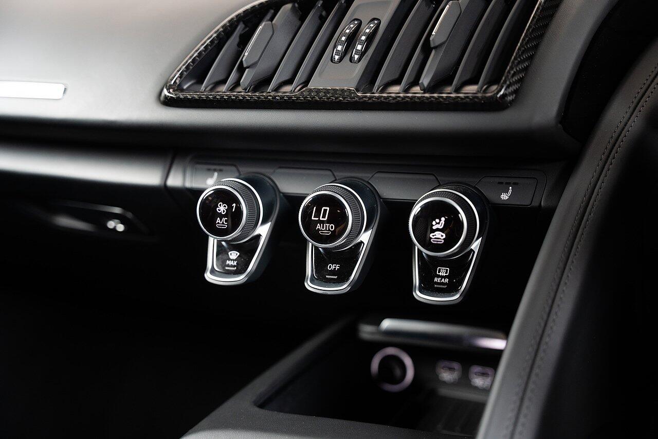 Audi R8 view 43