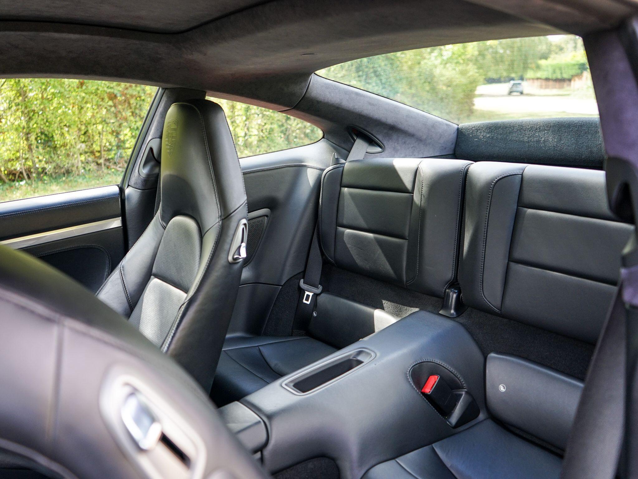 Porsche 911 view 15