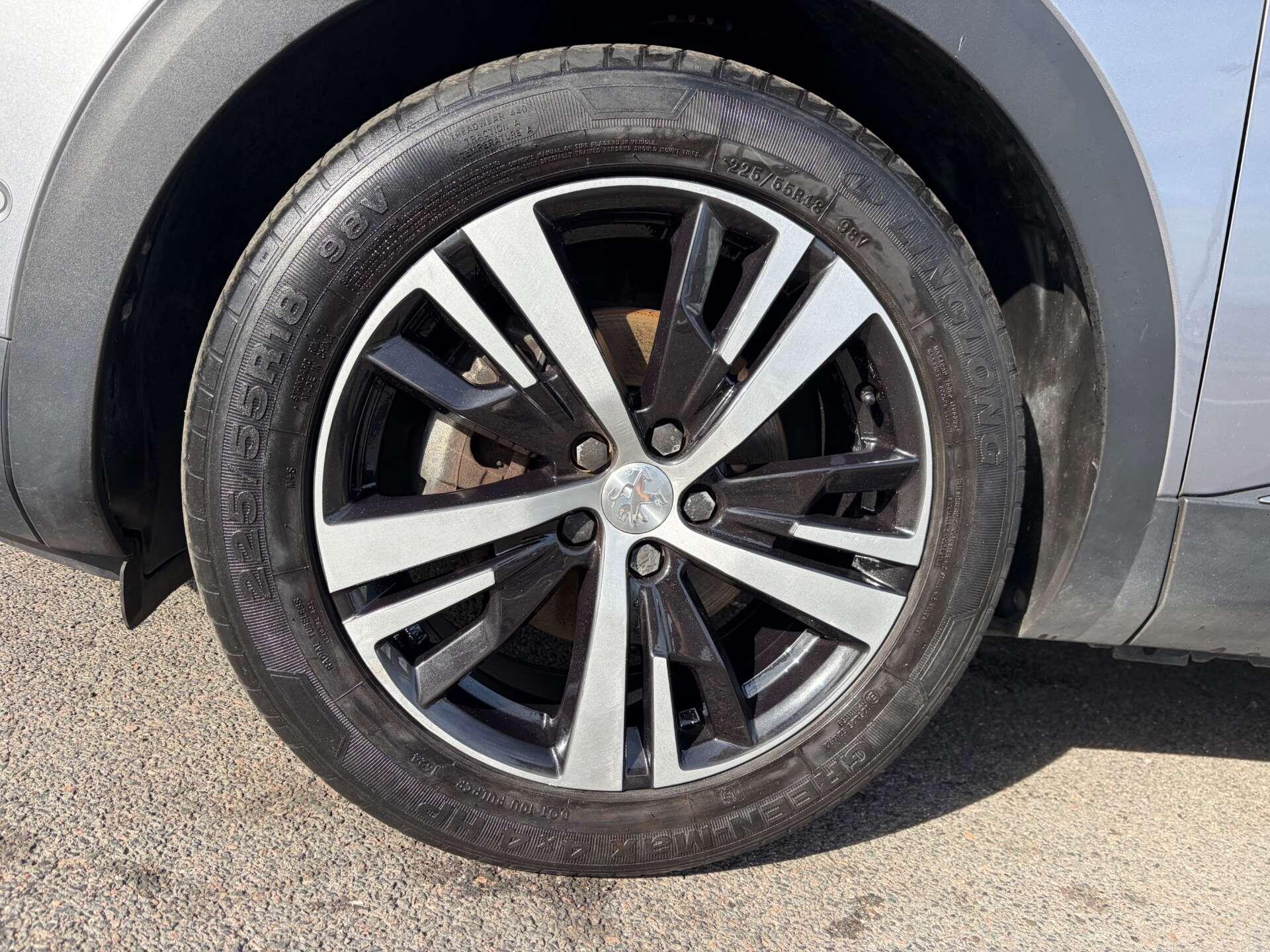 Peugeot 3008 view 13