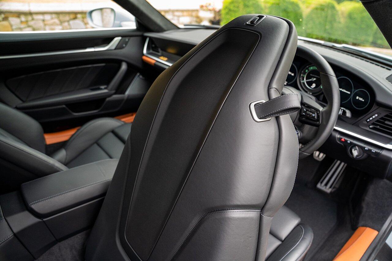 Porsche 911 view 84