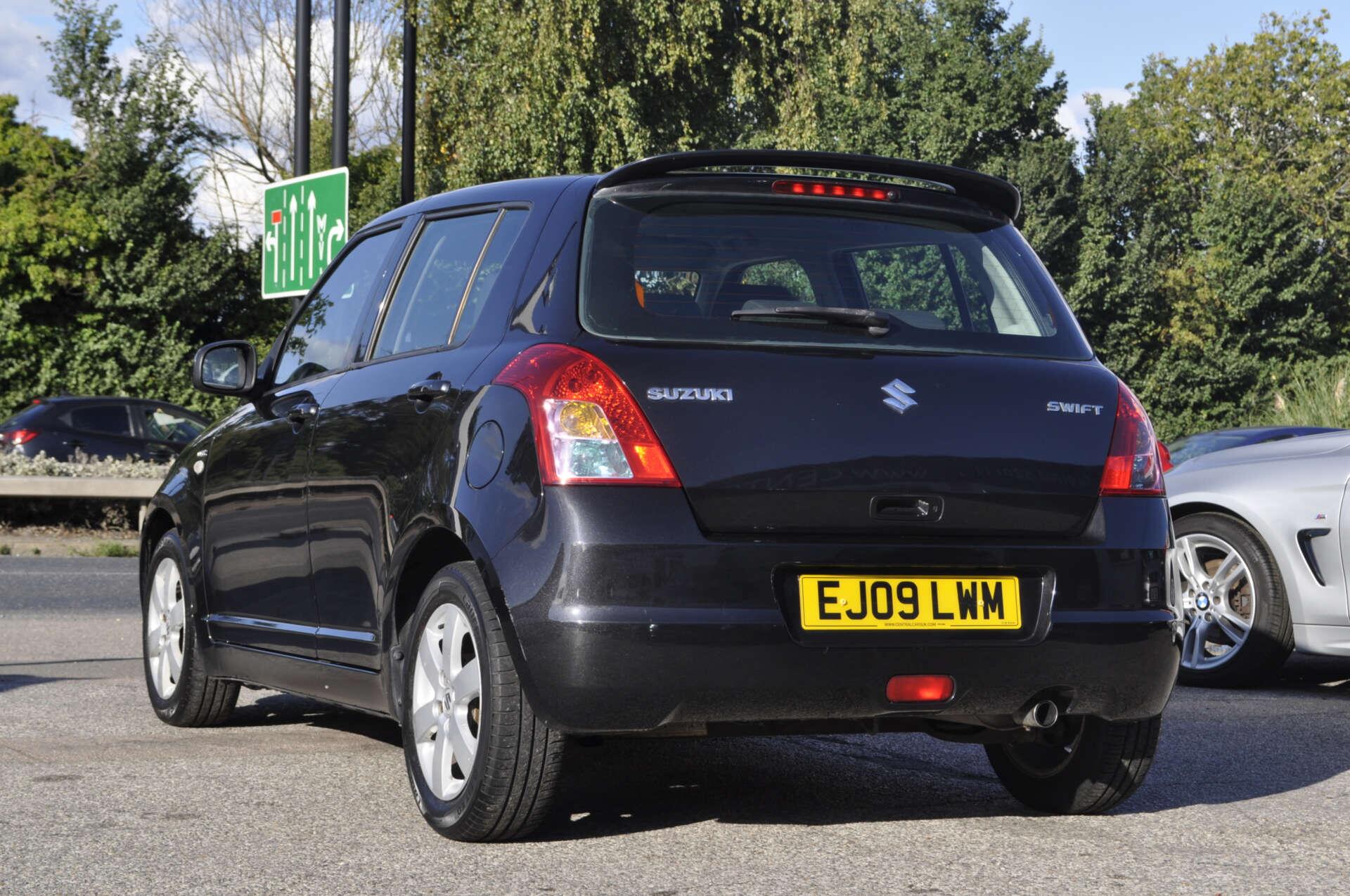 Suzuki Swift view 21