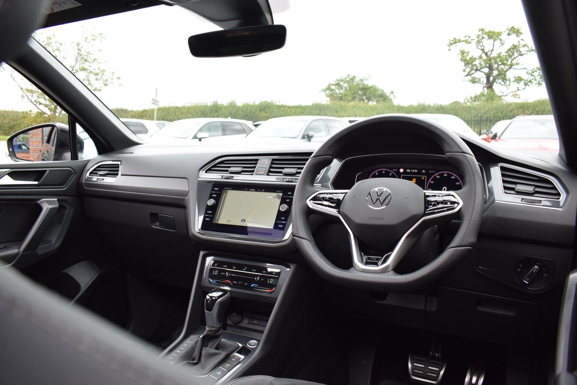 Volkswagen Tiguan Allspace view 21