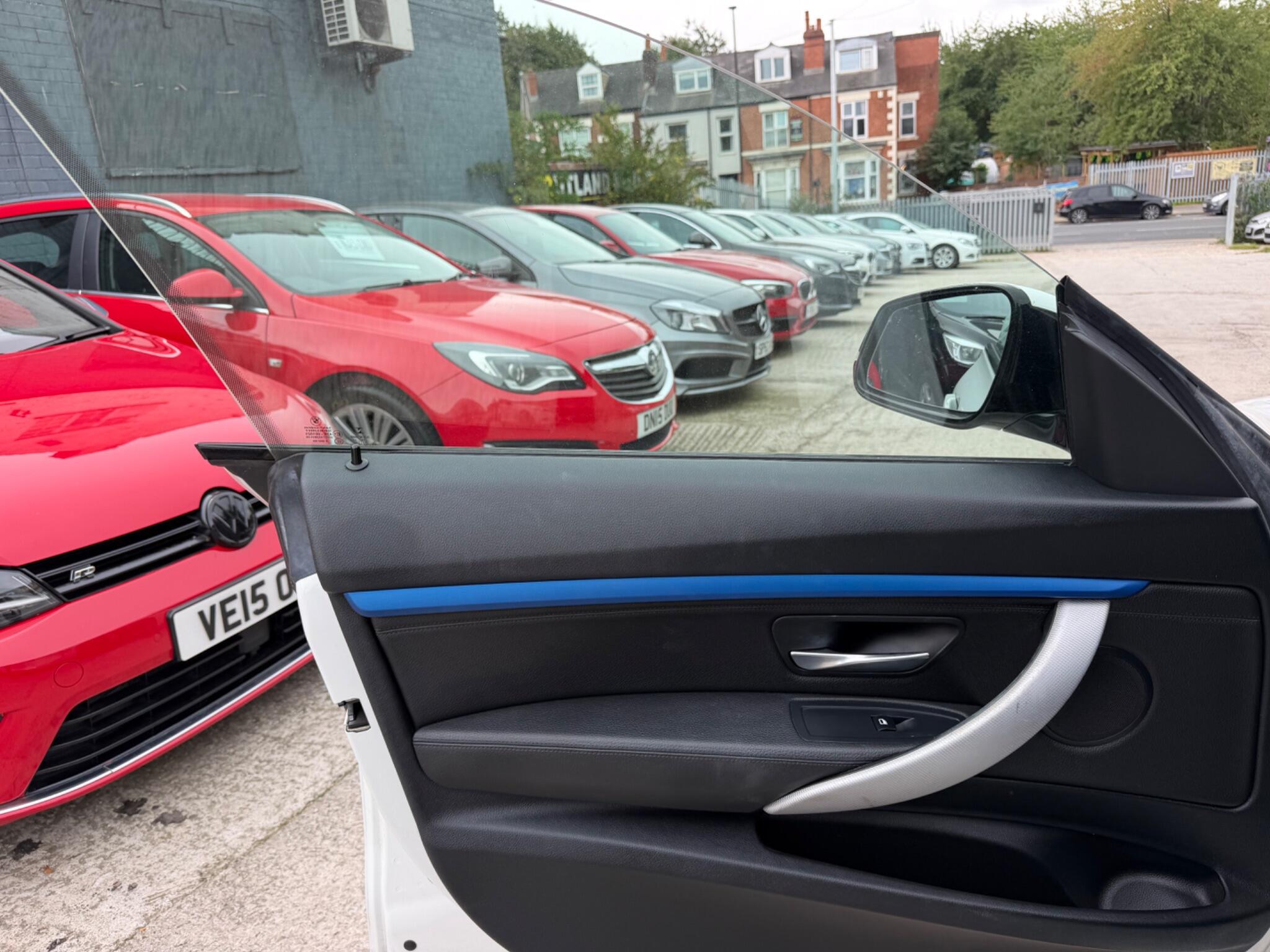 BMW 3 Series view 14
