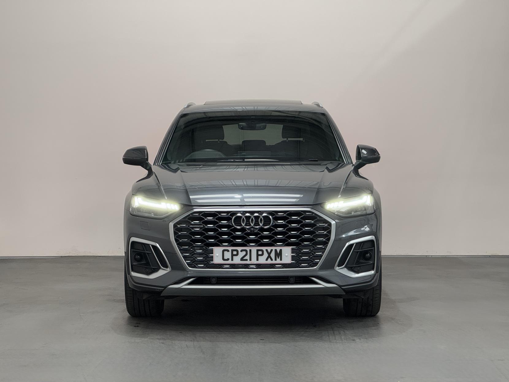 Audi Q5 view 5