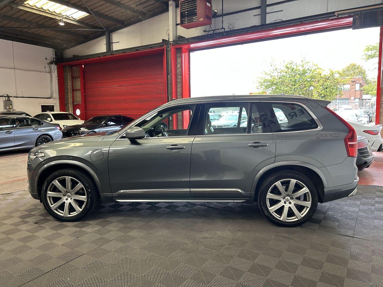 Volvo XC90 view 6