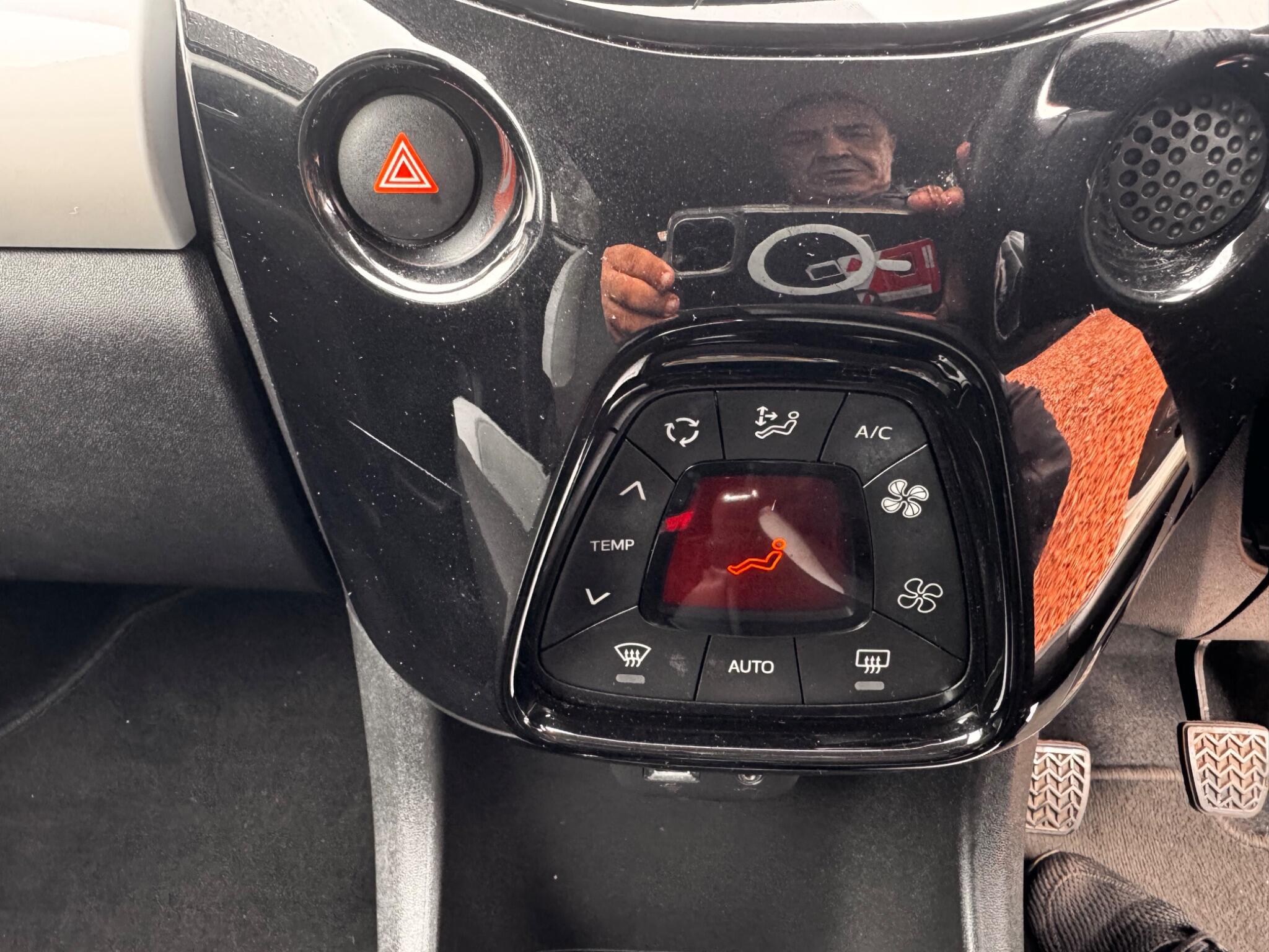 Toyota Aygo view 15
