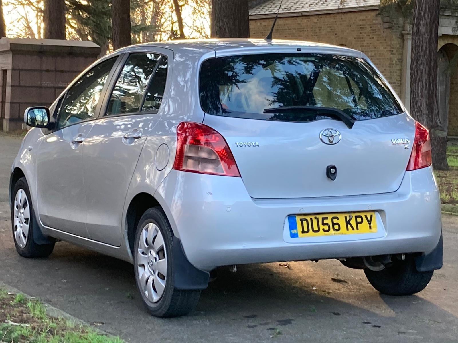 Toyota Yaris view 5