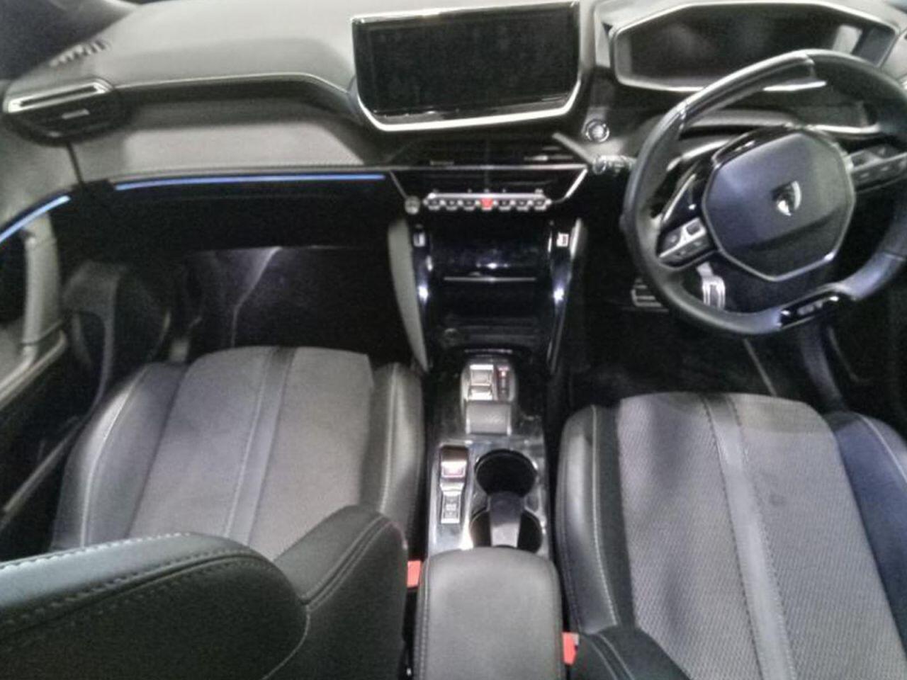 Peugeot 2008 view 4