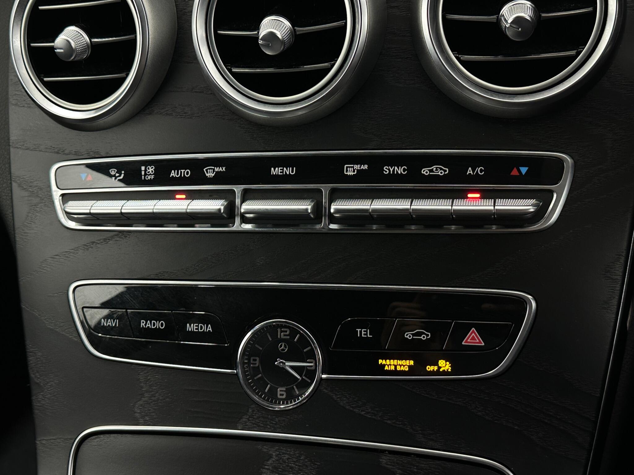 Mercedes-Benz C-Class view 23
