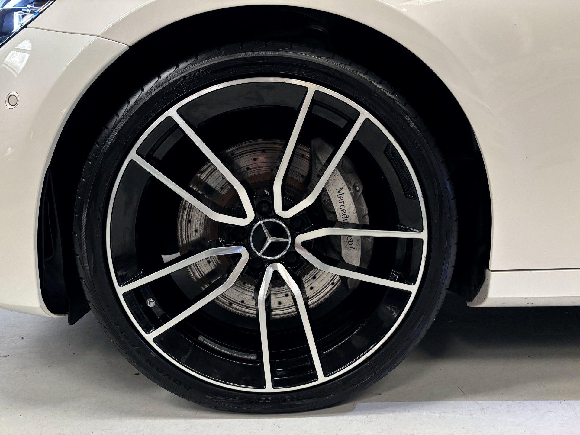 Mercedes-Benz E-Class view 40