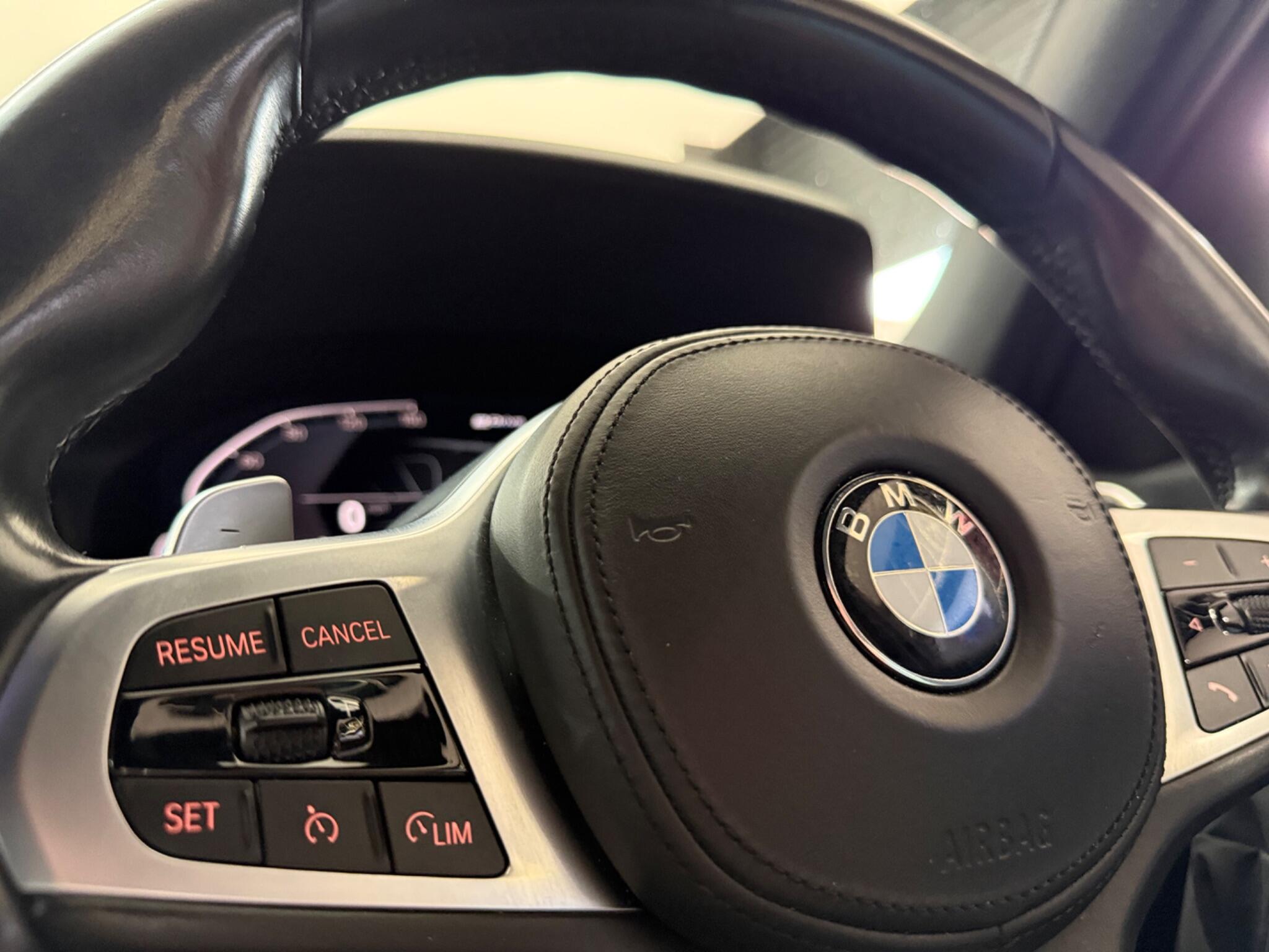 BMW 3 Series view 17
