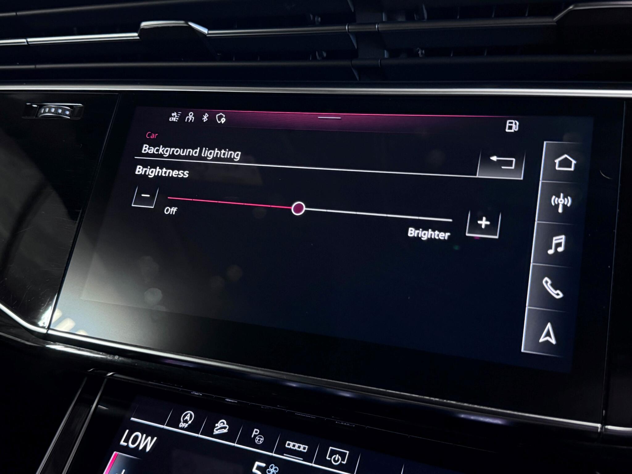 Audi Q8 view 49