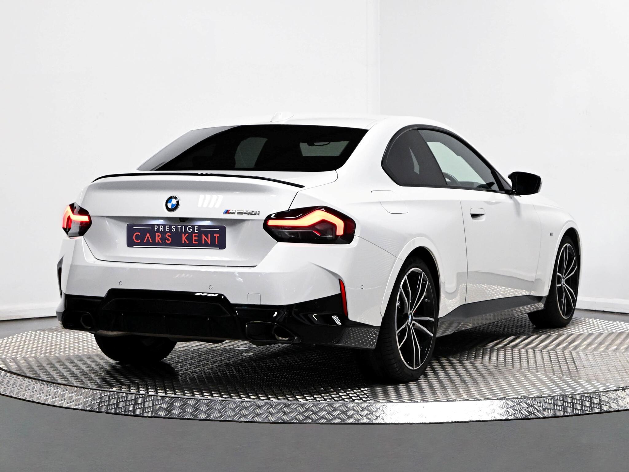 BMW 2 Series view 33