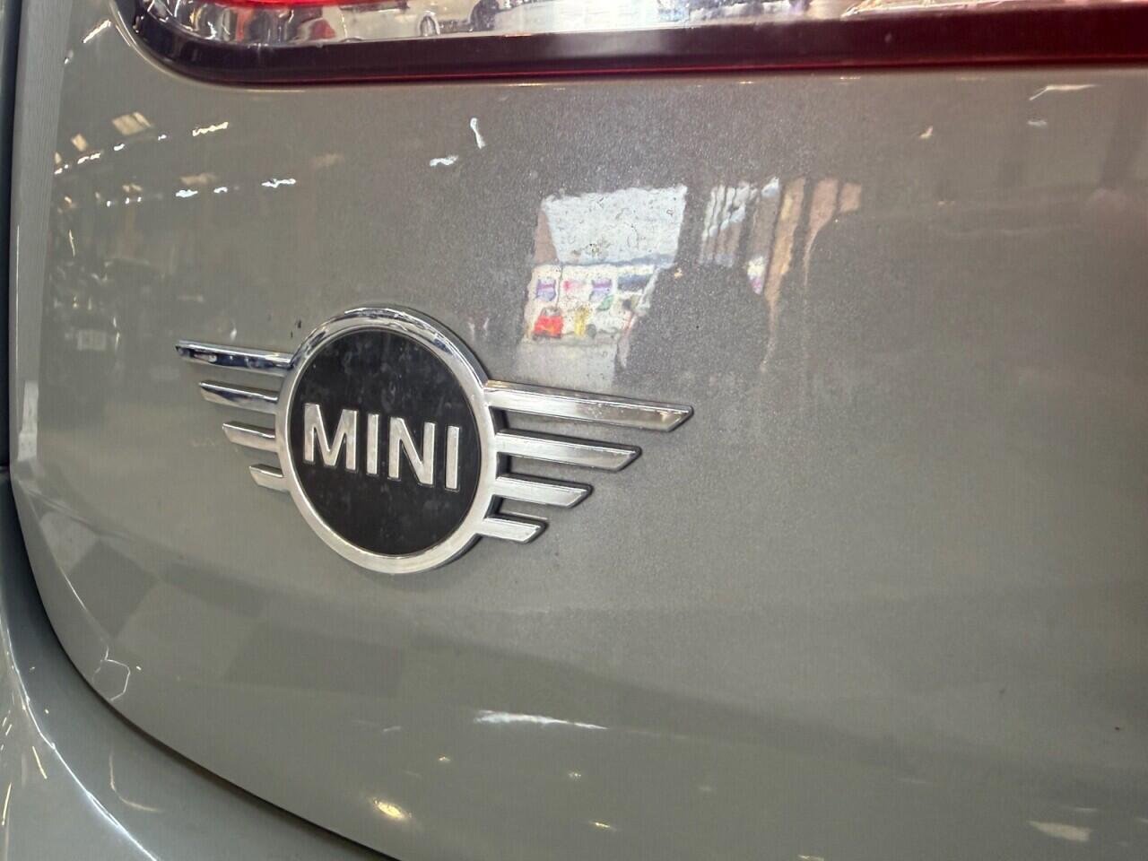 Mini Clubman view 38