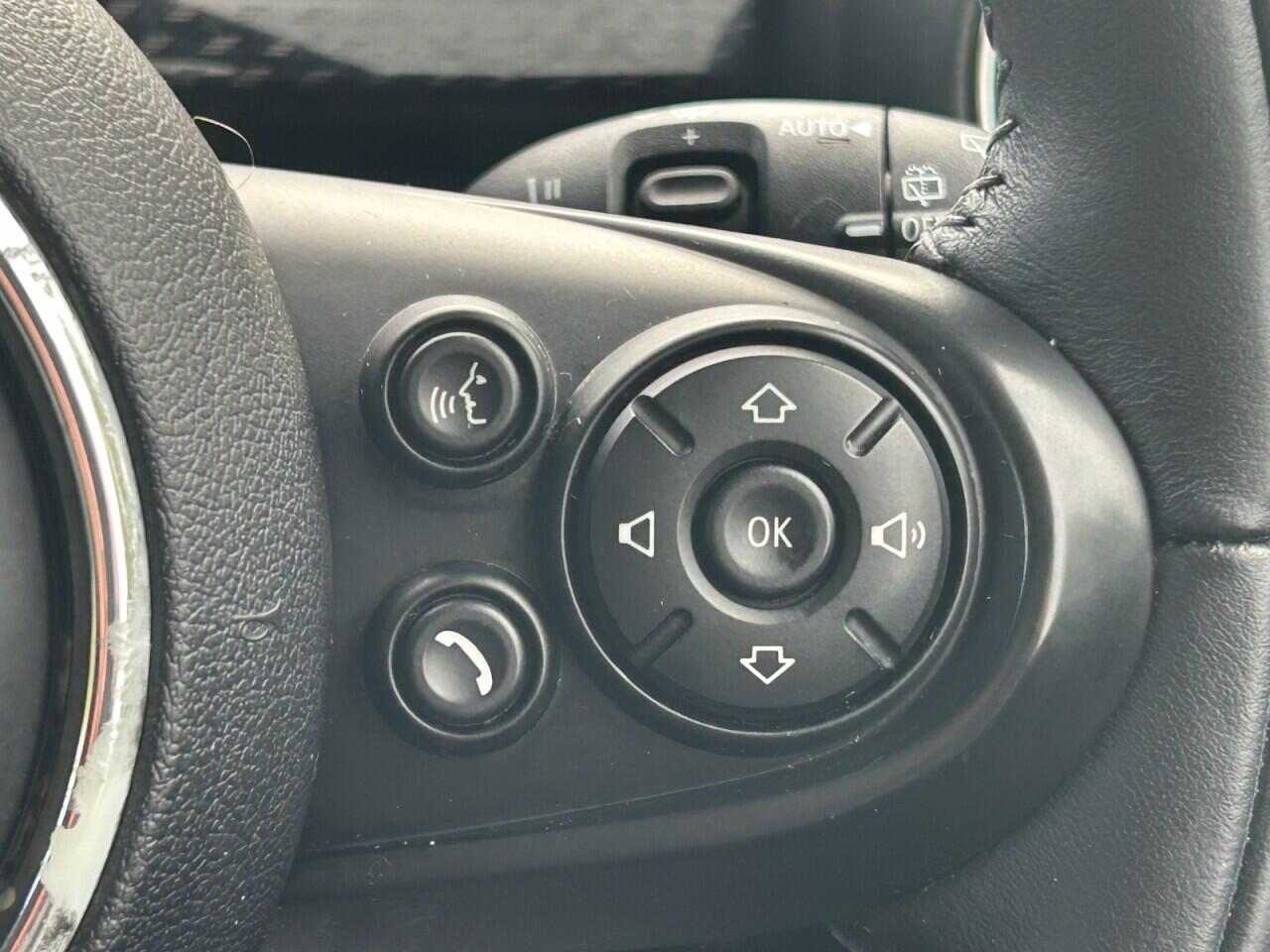 Mini Hatch view 28