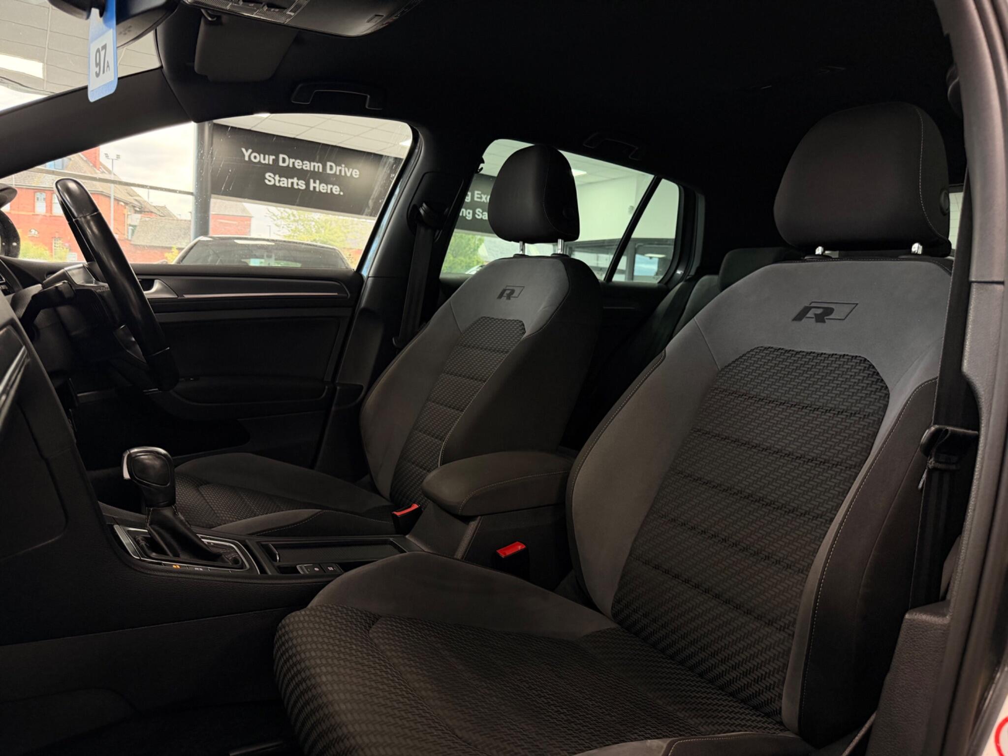 Volkswagen Golf view 33