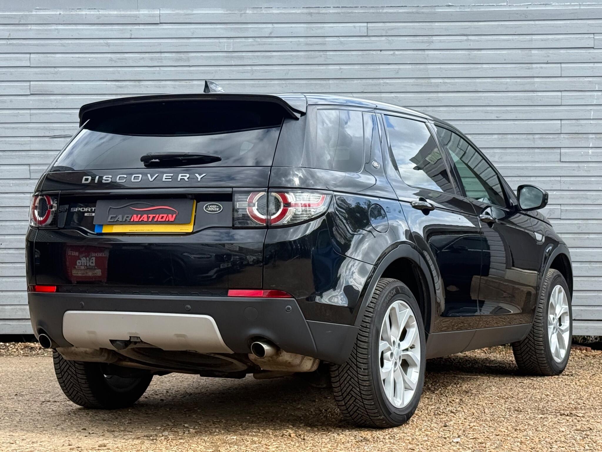 Land Rover Discovery Sport view 11