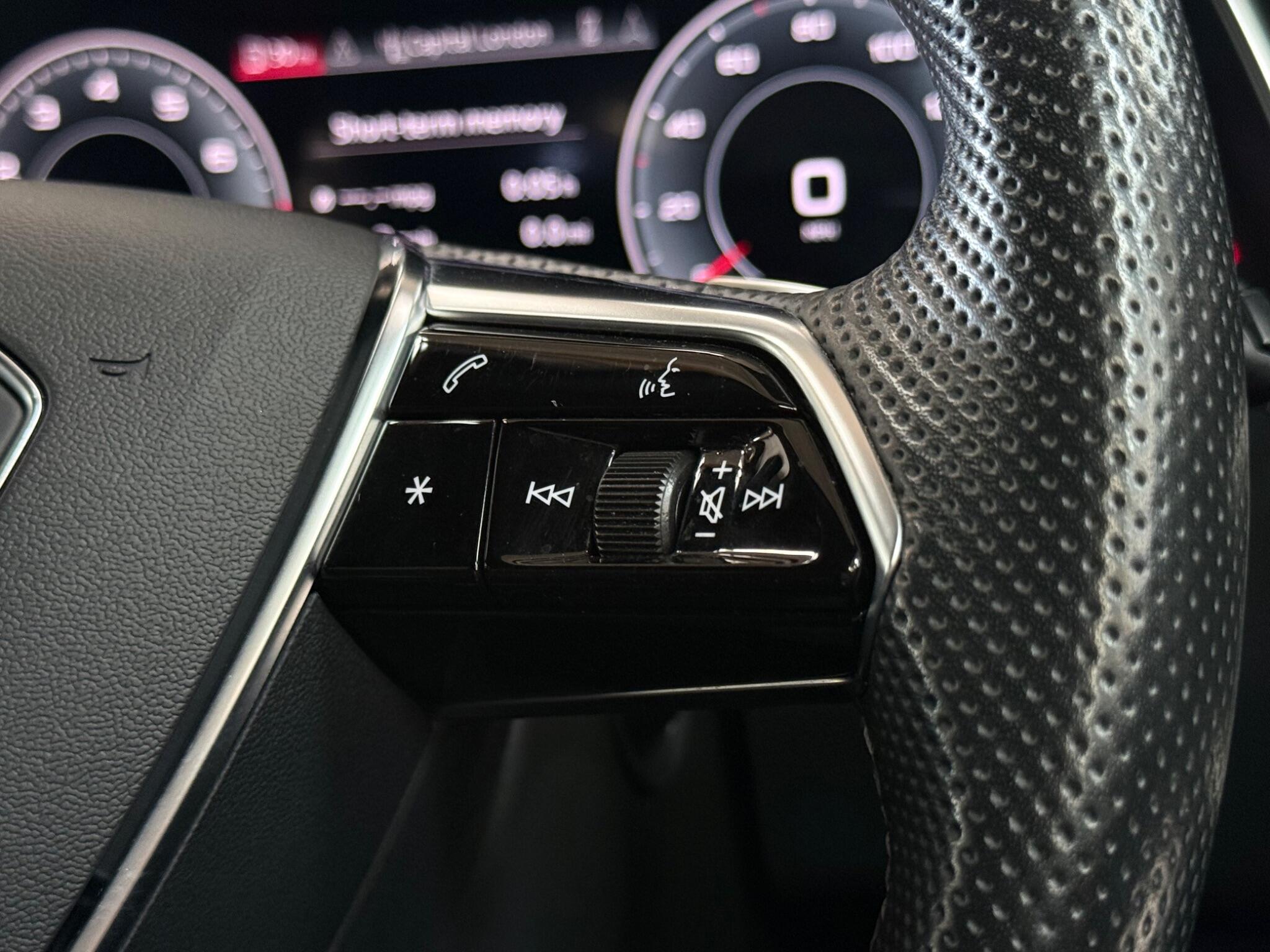 Audi A6 view 17