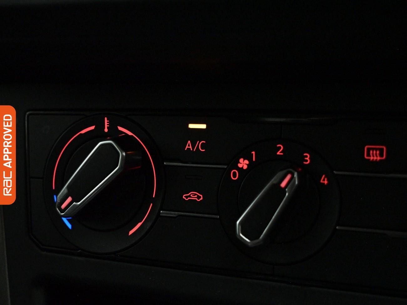 Volkswagen Polo view 18